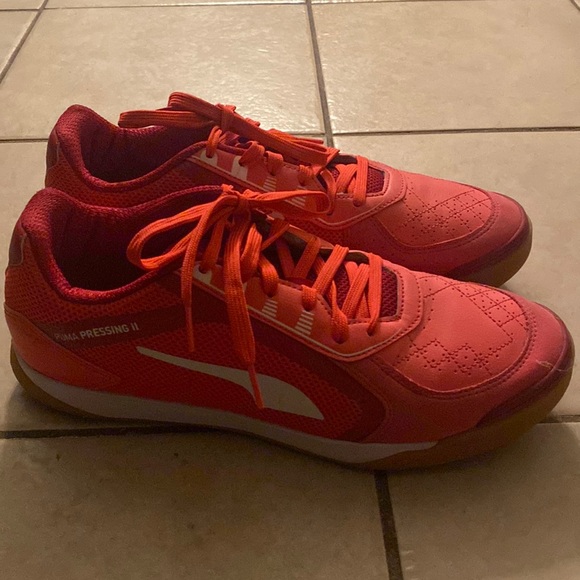 PUMA MEN`S PRESSING II Indoor Soccer Cleats Size 10. - Picture 1 of 3